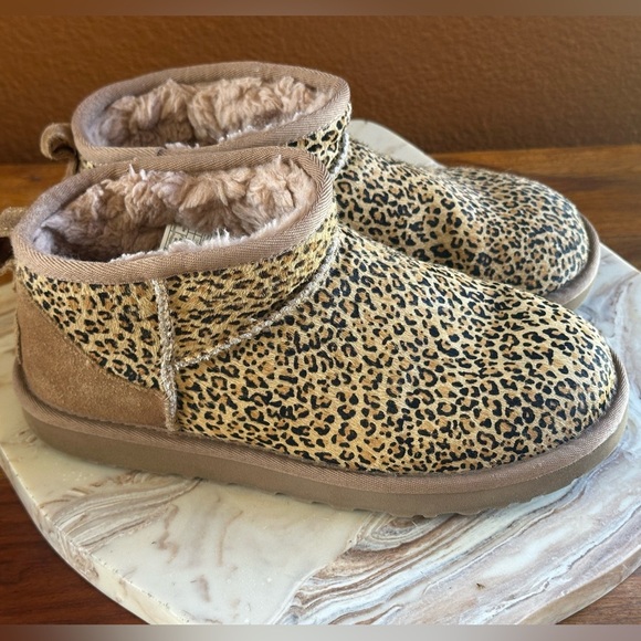 Ugg “Ultra Mini Speckles” Boots Women’s Size 7 EUC! - Picture 2 of 8